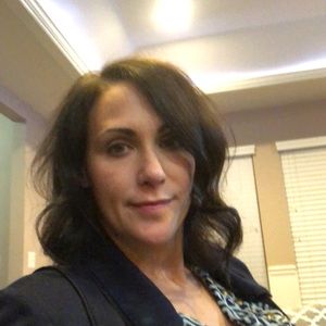 Meet your Posher, Adrienne